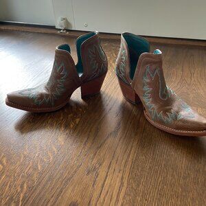 Ariat Cowgirl Boots - Dixon Bootie, Women's Boot Size 8.5